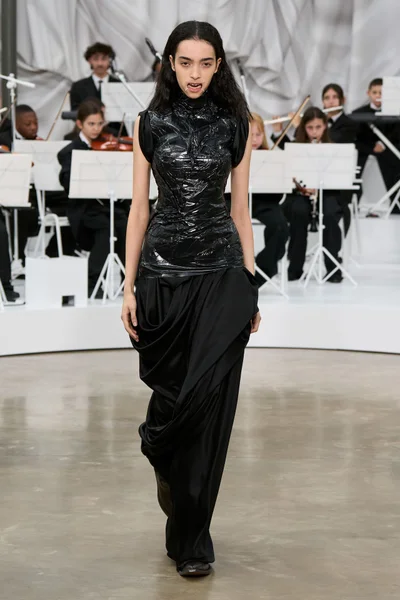 Look 60